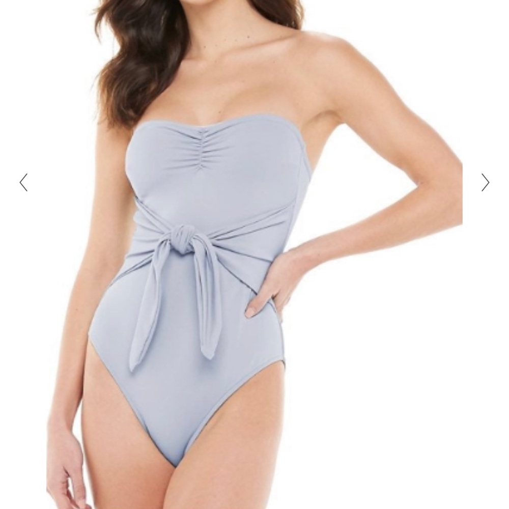 WEWOREWHAT BANDEAU ONE PIECE SWIMSUIT